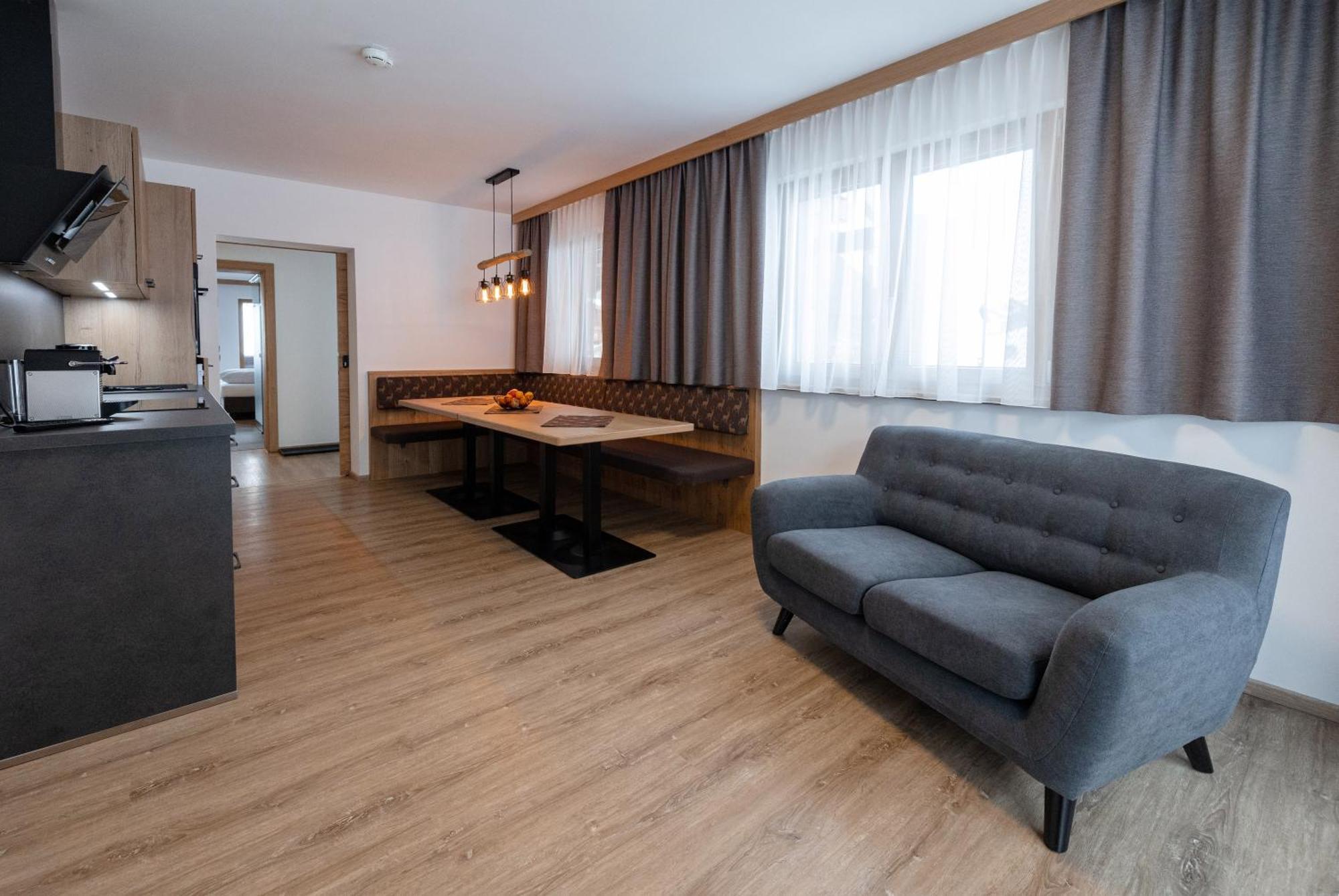 Hotel Steuxner นอยชติฟ อิม ชตูไปทัล ภายนอก รูปภาพ