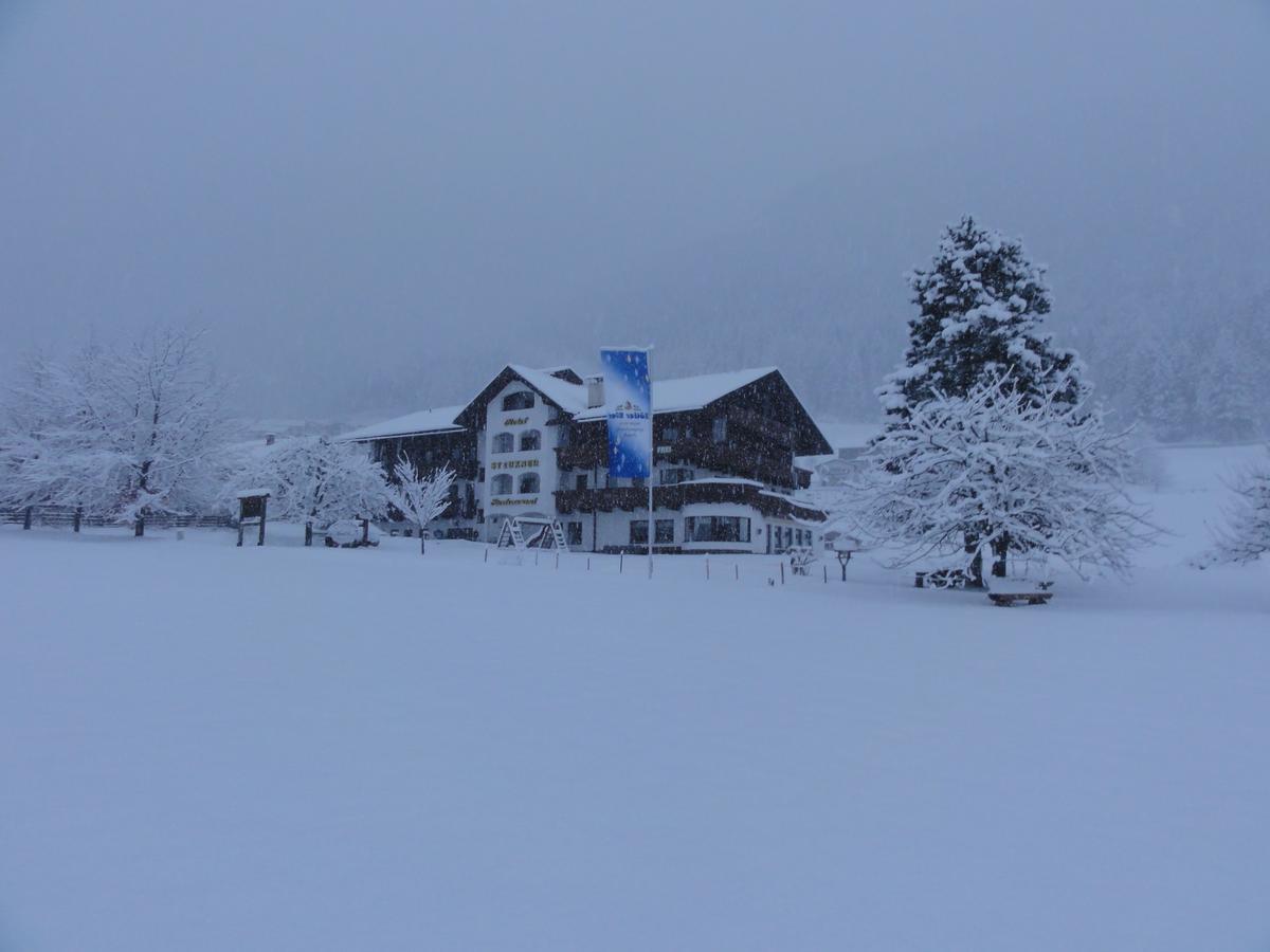 Hotel Steuxner นอยชติฟ อิม ชตูไปทัล ภายนอก รูปภาพ